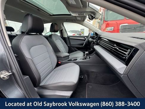 Certified 2025 Volkswagen Jetta SE image 24
