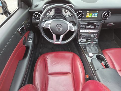Used 2013 Mercedes-Benz SLK 250 image 24