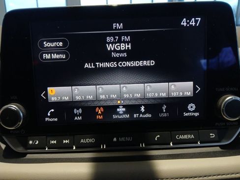 Used 2023 Nissan Rogue SV image 40