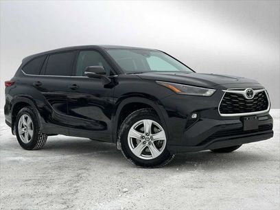 Used 2023 Toyota Highlander LE