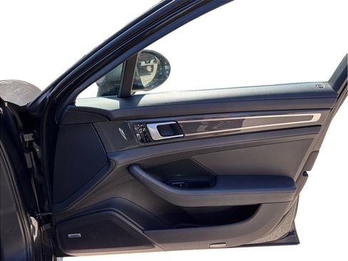 Used 2017 Porsche Panamera 4S image 47
