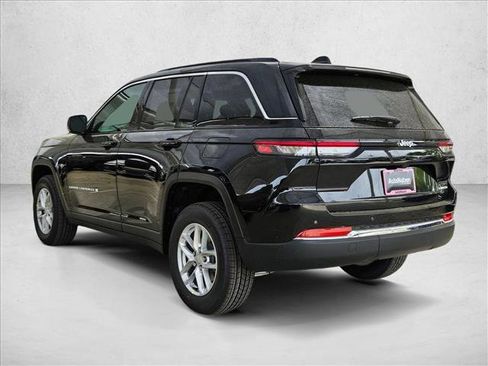 New 2026 Jeep Grand Cherokee Laredo image 9