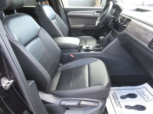 Used 2022 Volkswagen Atlas Cross Sport SE image 7