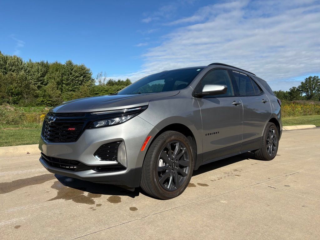 Used 2024 Chevrolet Equinox RS FWD image 1