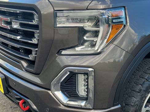Used 2019 GMC Sierra 1500 AT4 w/ AT4 Premium Package AWD/4WD image 9