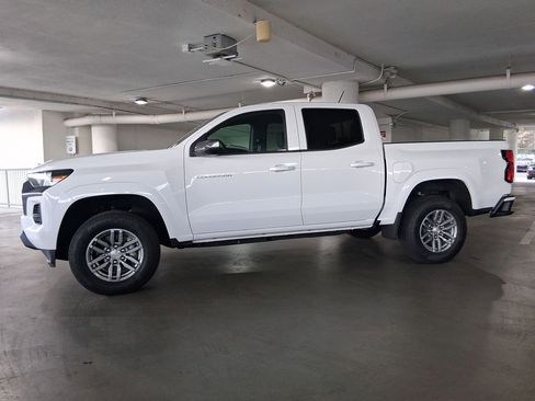 Used 2026 Chevrolet Colorado LT image 2