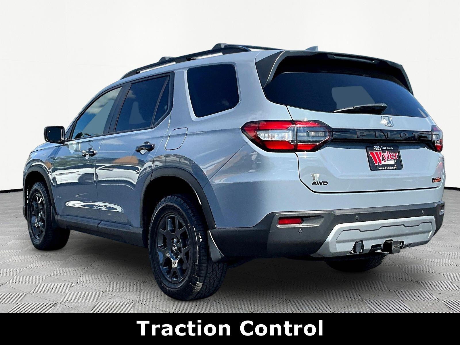 Used 2024 Honda Pilot TrailSport image 4