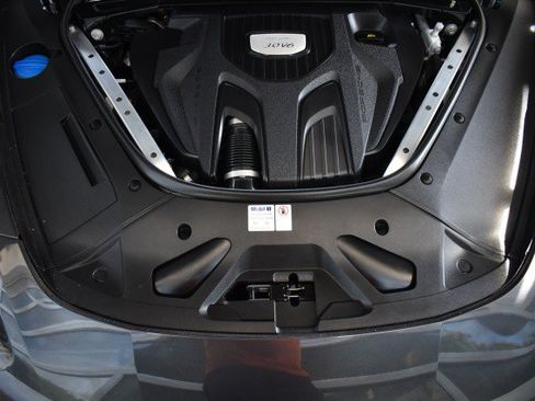 Used 2020 Porsche Panamera image 51