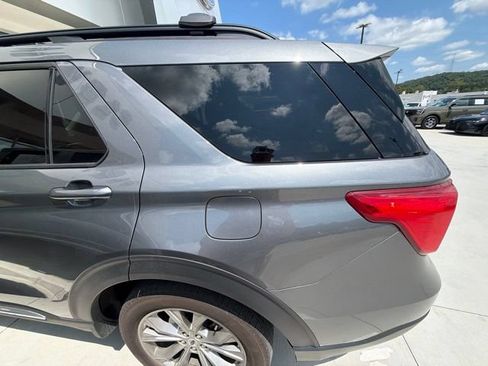 Used 2023 Ford Explorer XLT w/ Equipment Group 202A AWD/4WD image 12