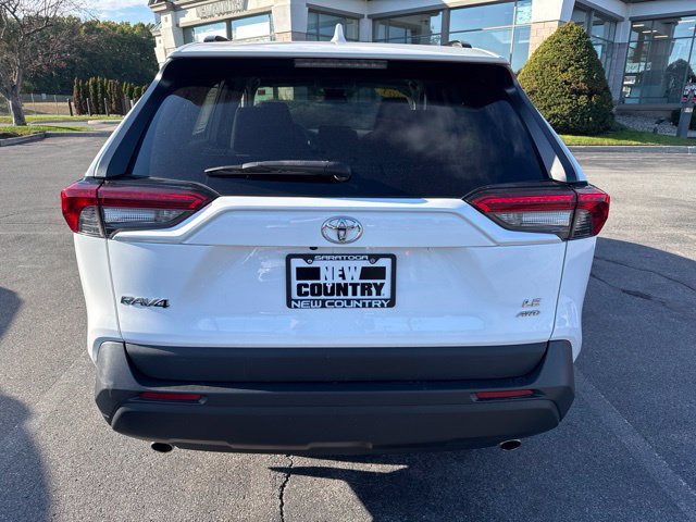 Used 2021 Toyota RAV4 LE AWD/4WD image 14