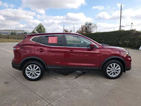 Certified 2022 Nissan Rogue Sport S image 4