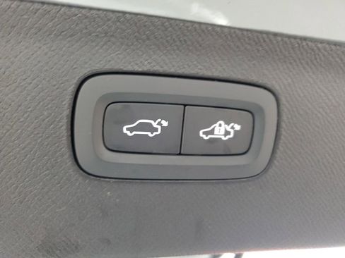 Used 2025 Volvo XC90 B6 Plus image 12