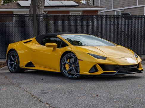 Used 2024 Lamborghini Huracan EVO image 17