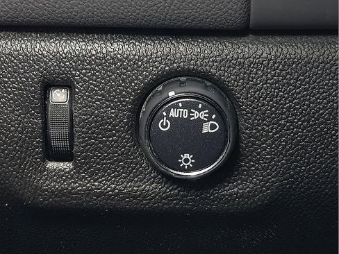 Used 2019 Chevrolet Colorado W/T image 17