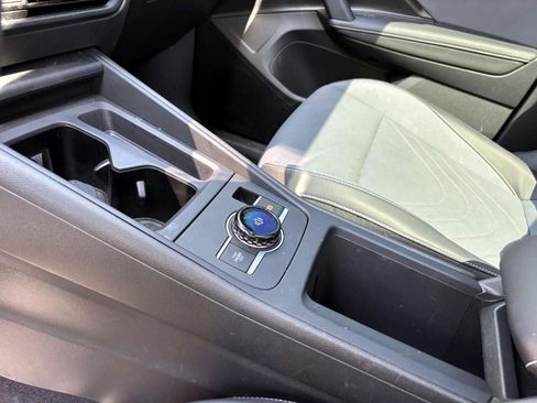 Used 2025 Volkswagen Tiguan SE R-Line image 23