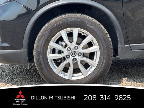 Used 2017 Nissan Rogue SV AWD/4WD image 26