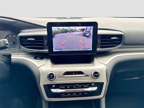 Used 2020 Ford Explorer XLT w/ Equipment Group 202A image 13