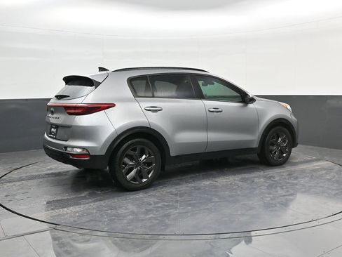 Used 2022 Kia Sportage Nightfall Edition image 8