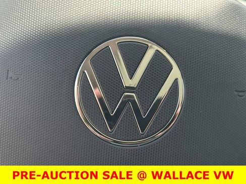 Certified 2024 Volkswagen Taos SE w/ Panoramic Sunroof Package AWD/4WD image 20