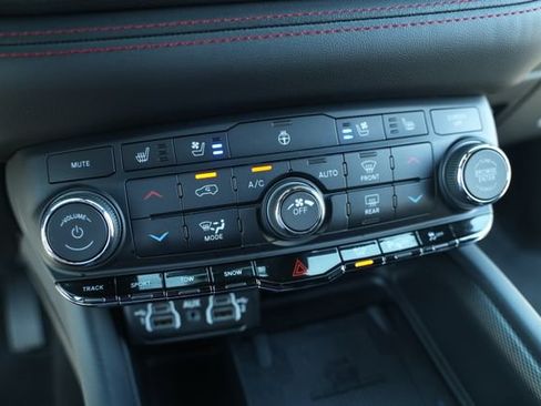 Used 2024 Dodge Durango R/T w/ Tow 'N Go Package AWD/4WD image 37