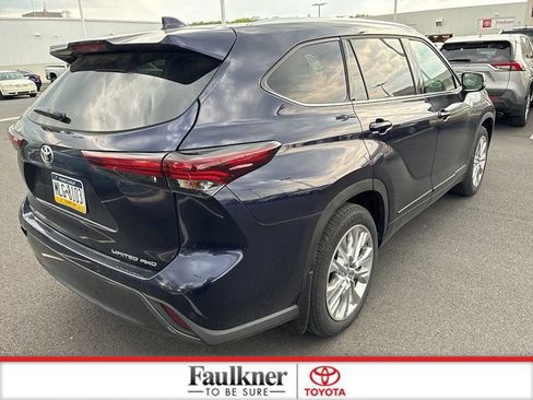 Used 2025 Toyota Highlander Limited AWD/4WD image 9