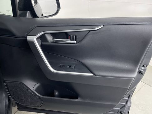 Used 2020 Toyota RAV4 XSE AWD/4WD image 24