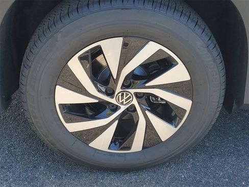 New 2026 Volkswagen Tiguan S image 7