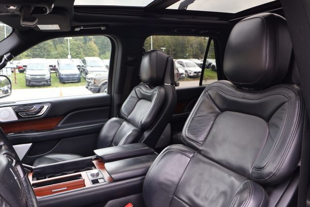 Used 2021 Lincoln Navigator L Reserve AWD/4WD image 10