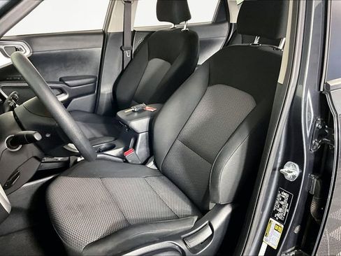 Used 2023 Kia Soul LX w/ LX Technology Package image 21