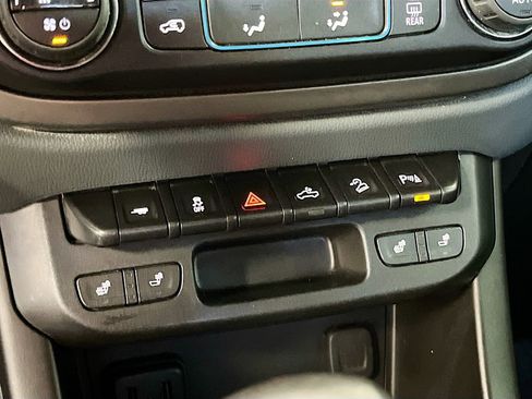 Used 2022 Chevrolet Colorado Z71 image 19