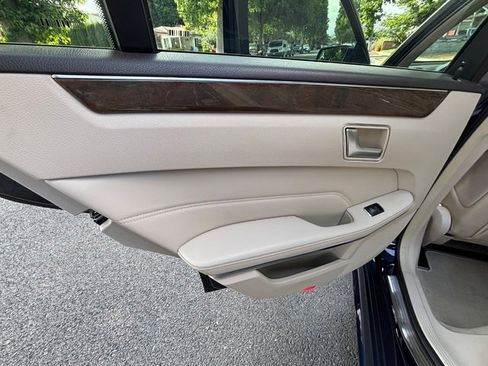 Used 2014 Mercedes-Benz E 350 Sedan image 34