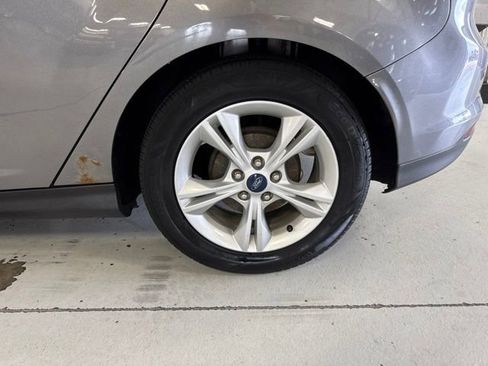 Used 2014 Ford Focus SE w/ SE Winter Package FWD image 34