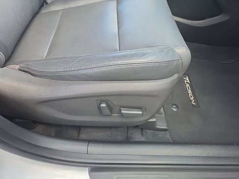 Used 2017 Hyundai Tucson SE Plus FWD image 36