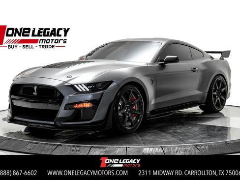 Used 2022 Ford Mustang Shelby GT500 w/ Carbon Fiber Track Pack RWD image 1