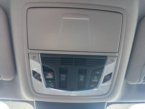 Used 2024 Acura MDX SH-AWD w/ Technology Package image 25