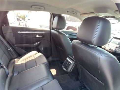 Used 2018 Chevrolet Impala LT FWD image 17