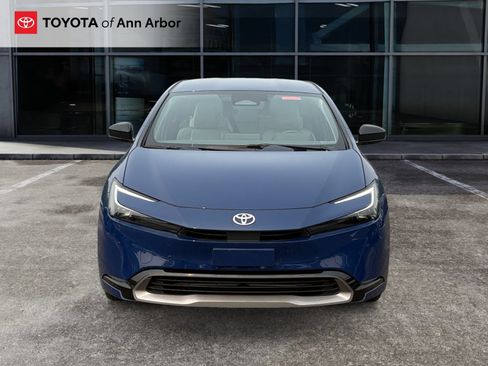 Used 2023 Toyota Prius XLE AWD/4WD image 6