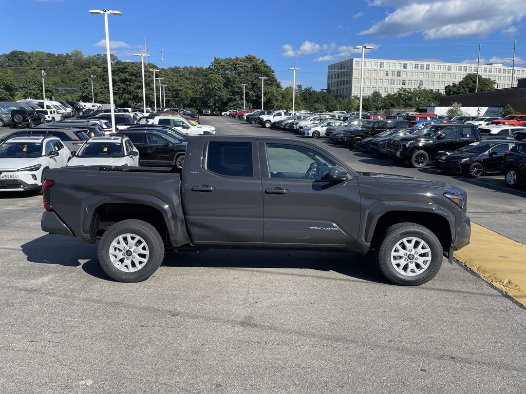 Certified 2025 Toyota Tacoma SR5 AWD/4WD image 7