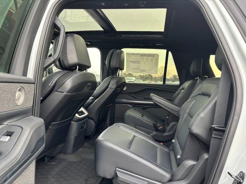 New 2026 Lincoln Navigator L Reserve w/ Jet Appearance Package image 11