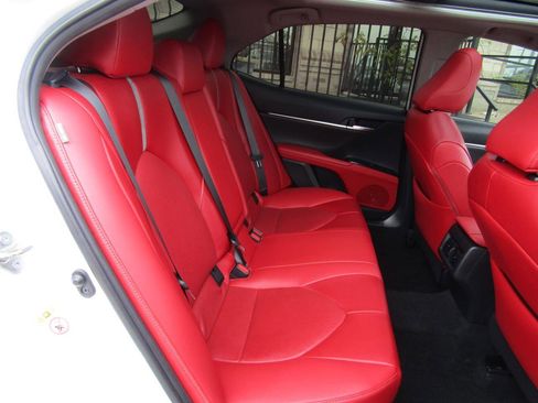 Used 2019 Toyota Camry XSE image 13