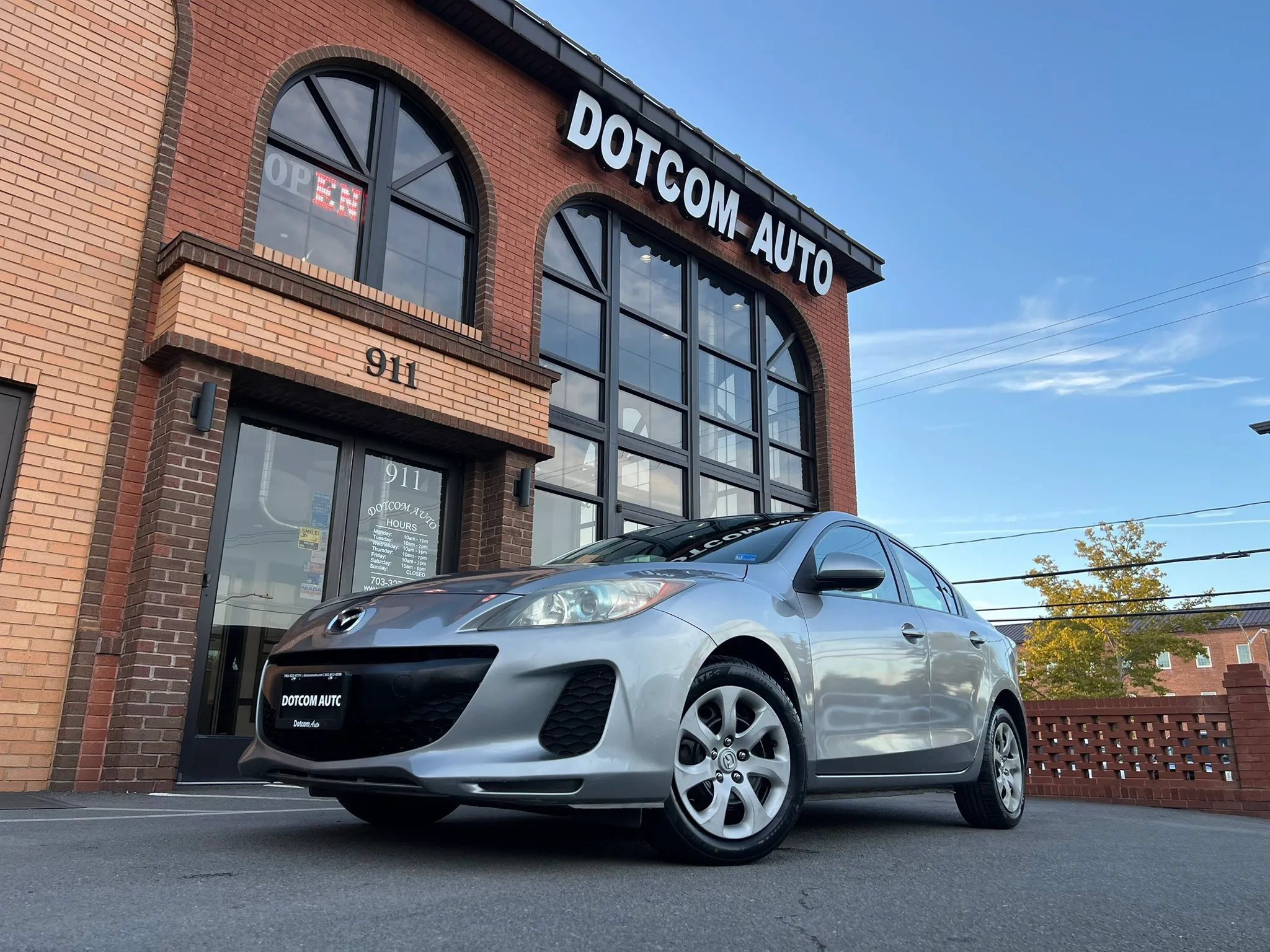 Used 2013 MAZDA MAZDA3 i Sport FWD image 3