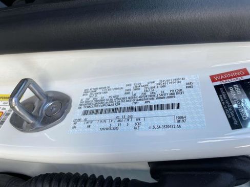 New 2023 Ford Escape SE FWD image 27