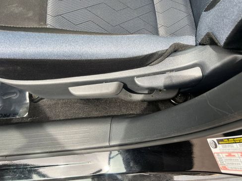 Used 2025 Nissan Versa SV FWD image 22