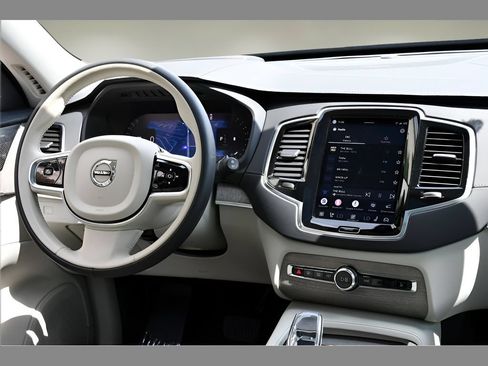 Certified 2024 Volvo XC90 B6 Ultimate w/ Protection Package Premier AWD/4WD image 19
