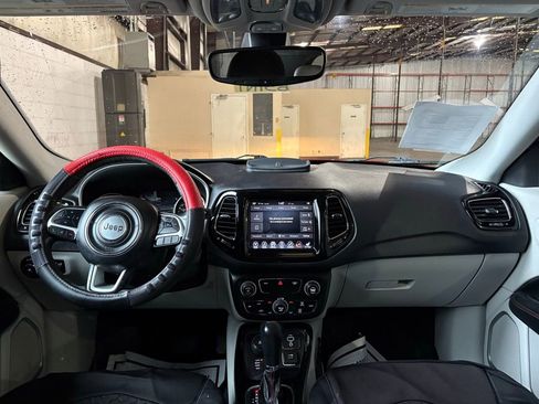 Used 2017 Jeep Compass Limited image 23