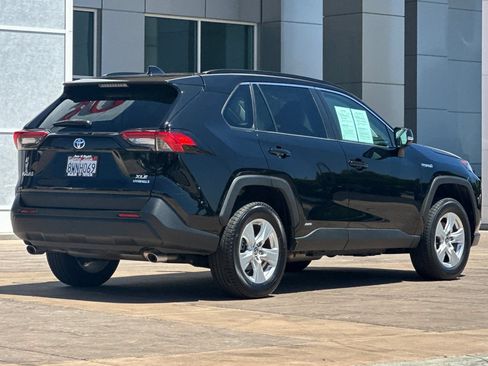 Certified 2021 Toyota RAV4 XLE AWD/4WD image 4