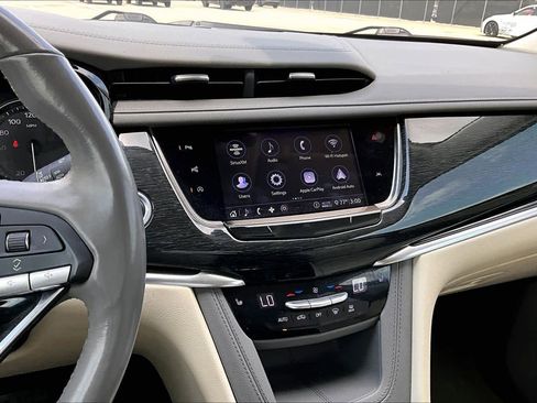 Used 2020 Cadillac XT6 Premium Luxury FWD image 7