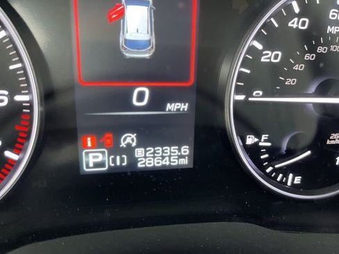 Used 2024 Subaru Crosstrek 2.0i Premium image 18