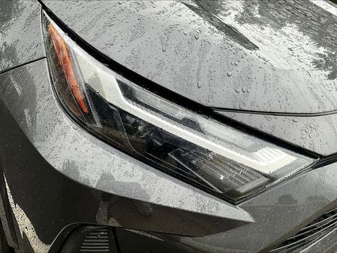 Used 2024 Toyota RAV4 XLE FWD image 30