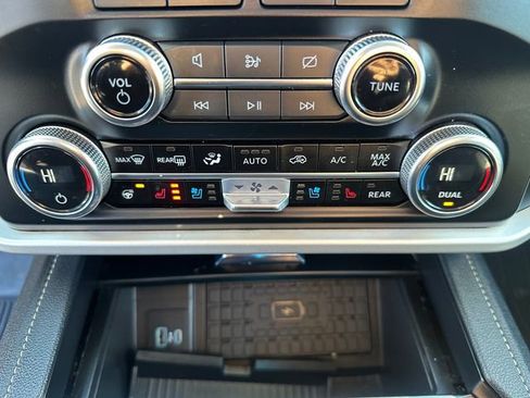 Certified 2024 Ford Expedition XLT image 36